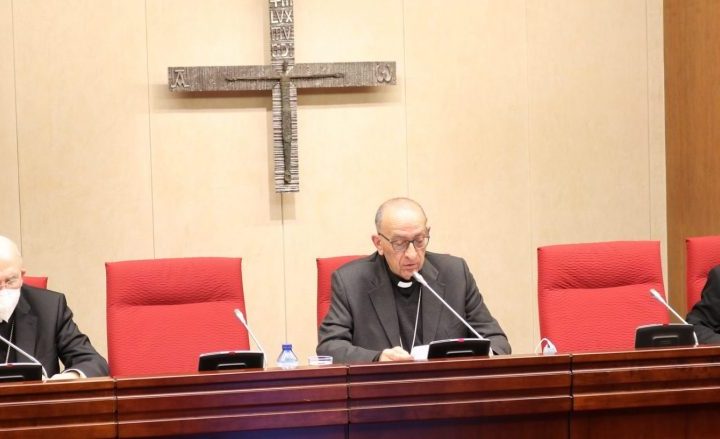 Omella reclama una economía más humana que permita un trabajo digno