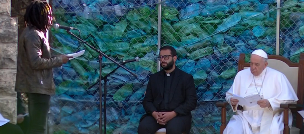 Francisco: “Respondamos al desafío de los migrantes y de los refugiados con el estilo de la humanidad”