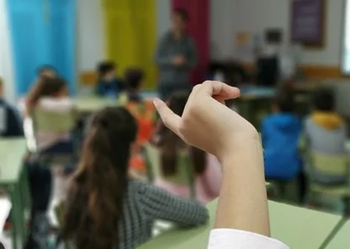 Los sindicatos piden aumentar el presupuesto para las becas al estudio