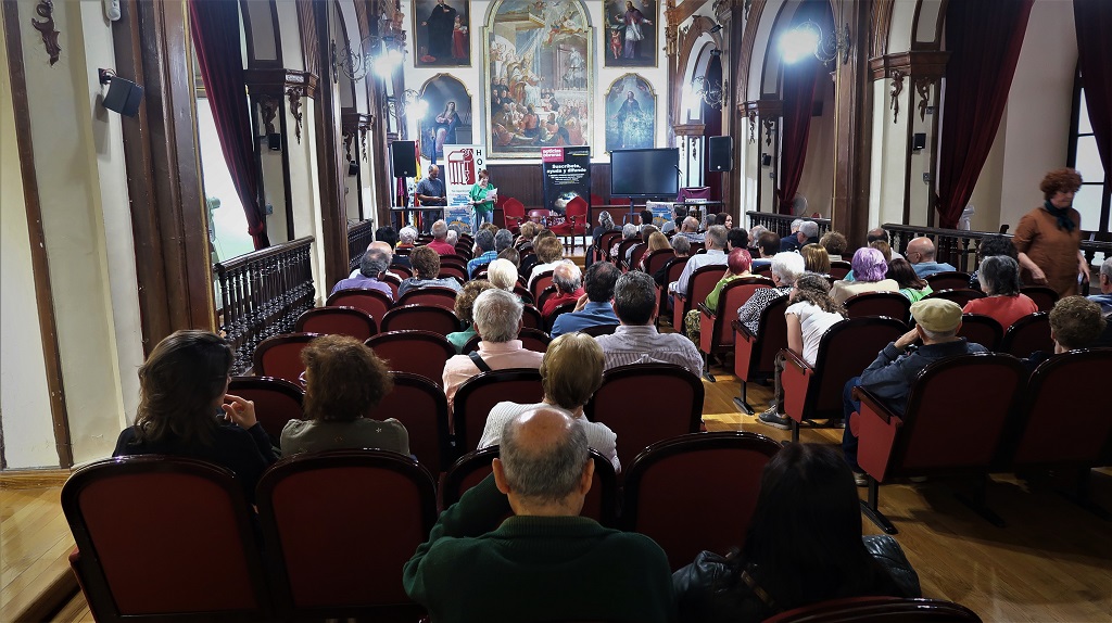 Tendiendo puentes: Poemas para la rebeldía, encuentro personal y solidaridad con la huelga de “los coloraos”