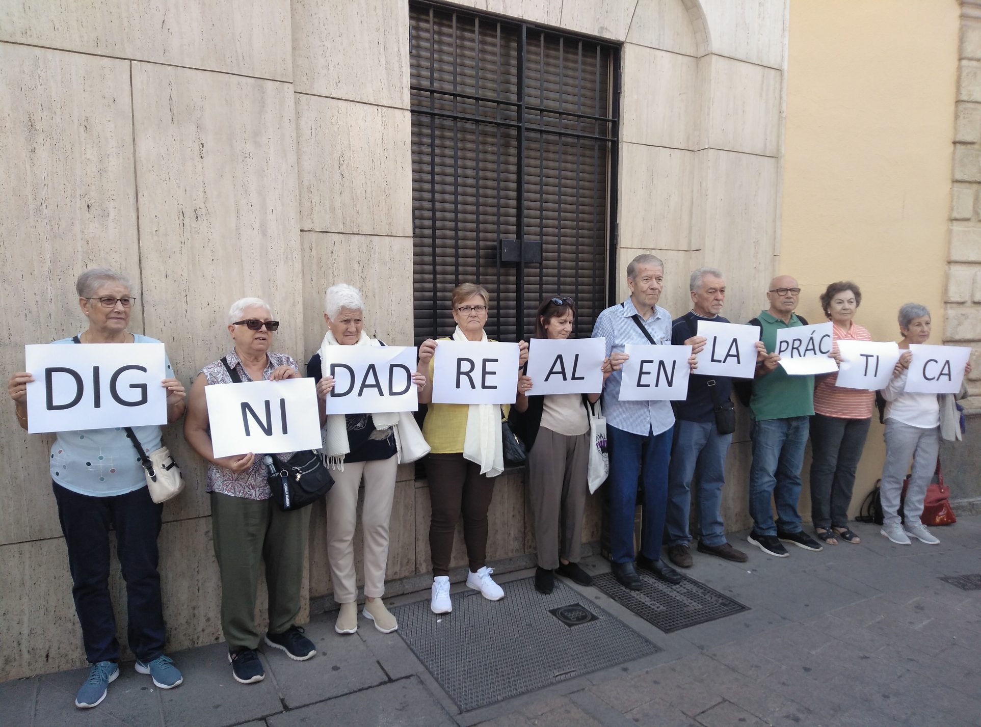 Barrios Ignorados De Andalucía Se Moviliza Contra La Pobreza En El Día ...