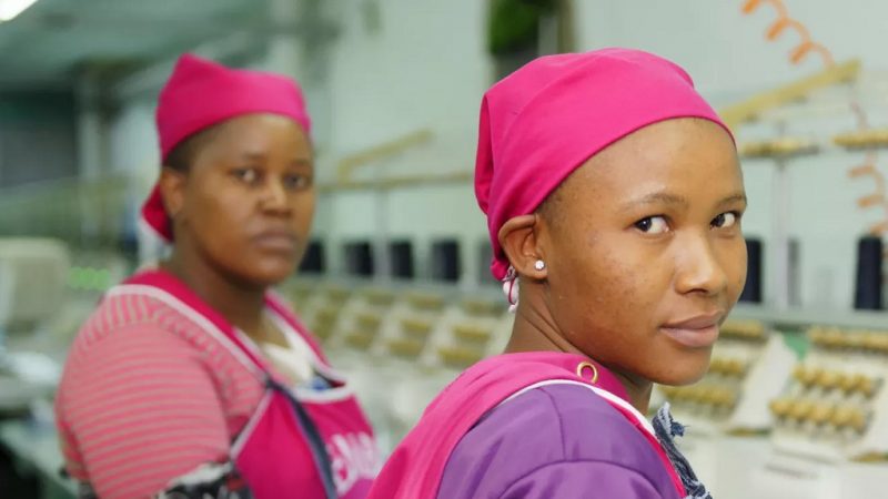 La OIT alerta del aumento de mujeres trabajadoras descartadas y del empleo “informal” en el mundo