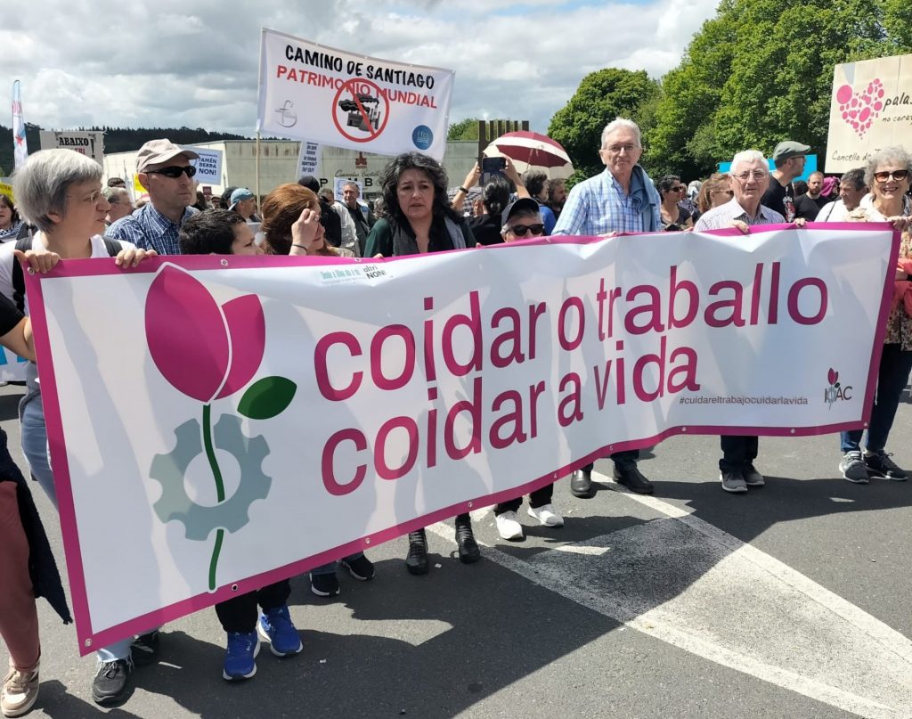 Trabajadores cristianos de Galicia participan en la multitudinaria manifestación contra la macrocelulosa en Palas de Rei