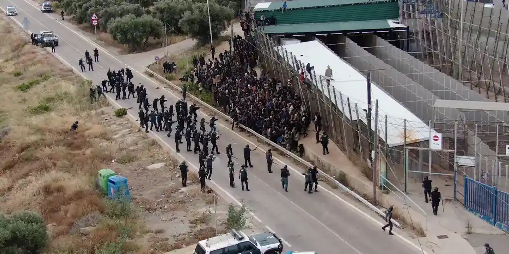 Flores por la justicia y reparación para las víctimas de la masacre de Melilla-Nador