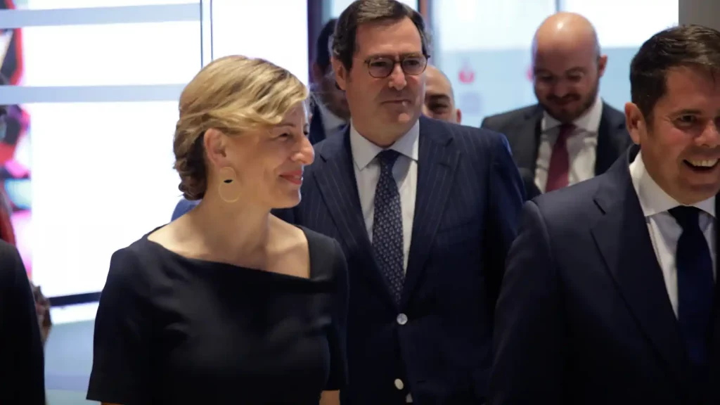 Trabajo se reúne hoy con los agentes sociales para avanzar en la reducción de la jornada laboral