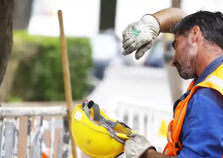 Ante el aumento de la siniestralidad laboral por las olas de calor, los sindicatos piden medidas de prevención