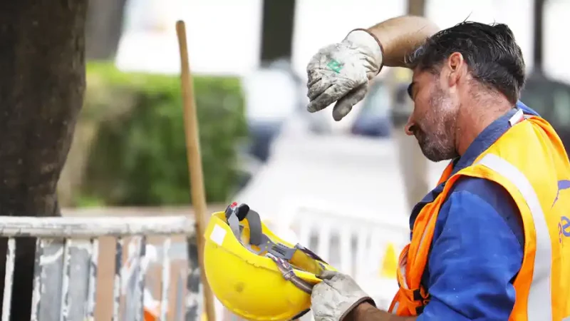 Ante el aumento de la siniestralidad laboral por las olas de calor, los sindicatos piden medidas de prevención