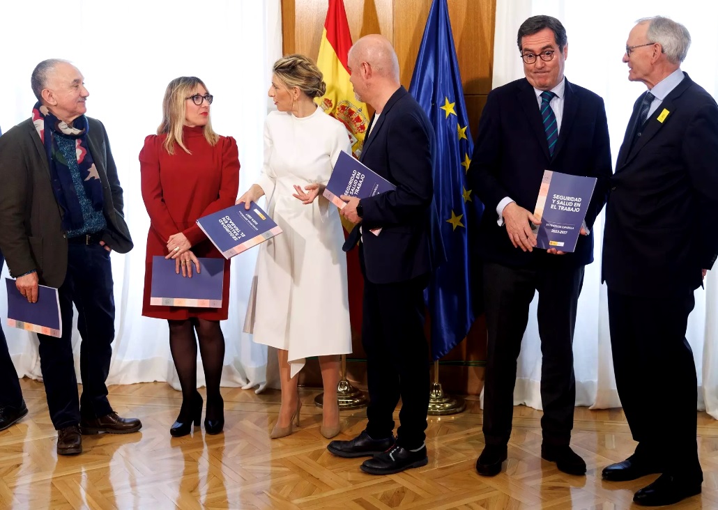 El Ministerio de Trabajo acerca posturas con la CEOE para avanzar en la reducción de la jornada laboral