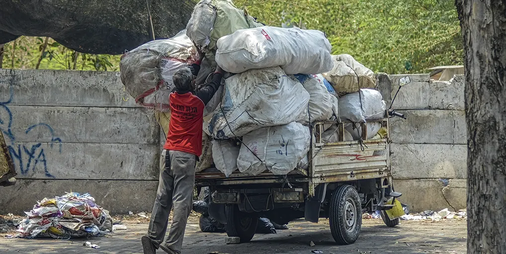 Trabajadores de gestión de residuos y reciclaje | Nigeria: Acoso al sindicalismo | Desigualdad fiscal en la UE