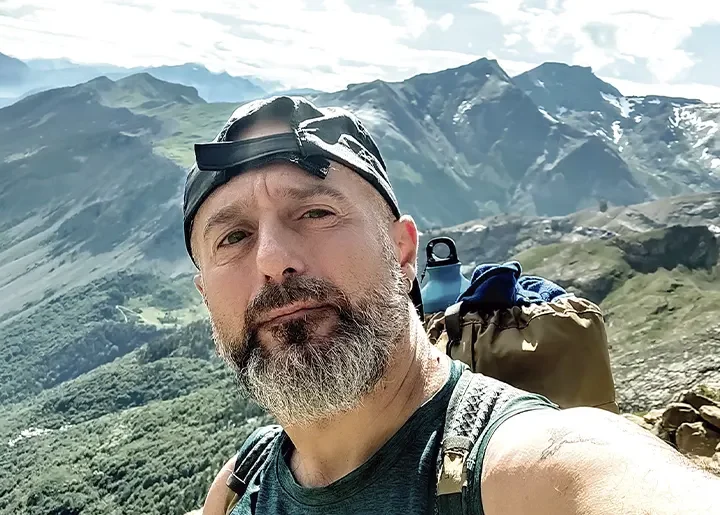 Ramón Ibáñez, auxiliar de Farmacia: «Siento que estoy en un bucle de precariedad del que es muy difícil salir»