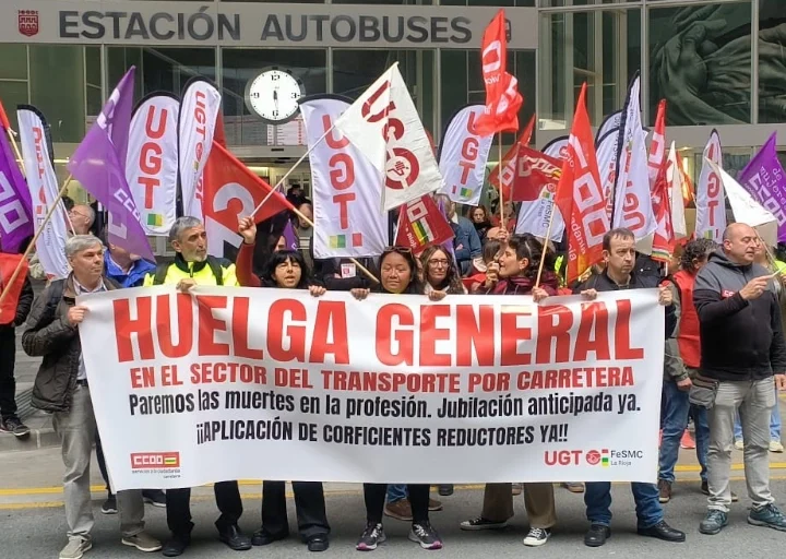 La primera jornada de huelga en el transporte urbano se salda con un “seguimiento masivo”