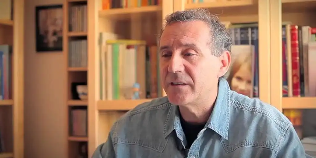 José María Toro publica nuevo libro para estimular el entusiasmo y la alegría de educar