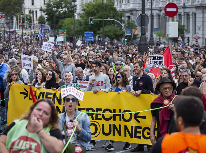 Manifestación por una vivienda digna y sostenible en Madrid