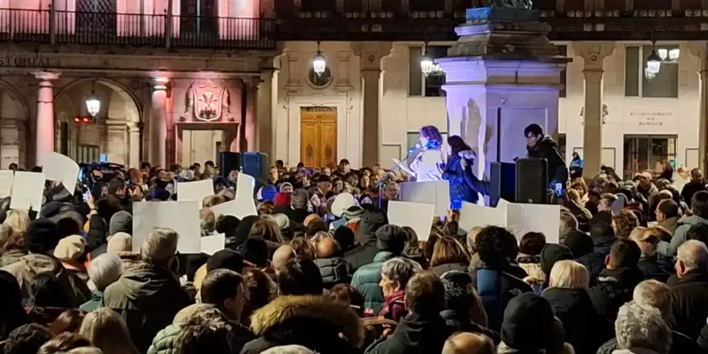 La movilización masiva por la convivencia en Burgos obliga al ayuntamiento a rectificar