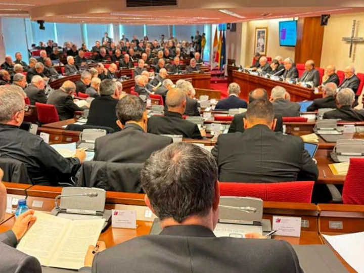 El episcopado español renueva la pastoral juvenil, ahonda en la sinodalidad y llama a la solidaridad por la DANA