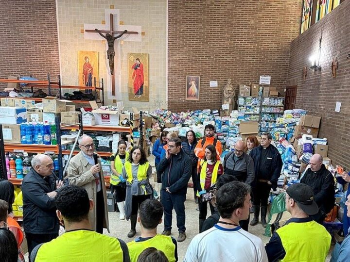 Cardenal Czerny, en la zona afectada por la DANA: “Aquí la Iglesia no habla, actúa y prioriza lo que necesita el pueblo”