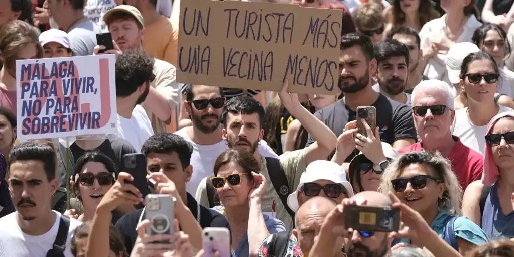 Trabajadores cristianos de Málaga se suman a la manifestación por una ciudad habitable y sostenible