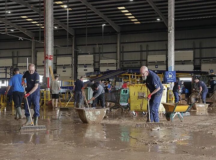 El Gobierno activa un escudo social para proteger el empleo del impacto de la DANA en Valencia