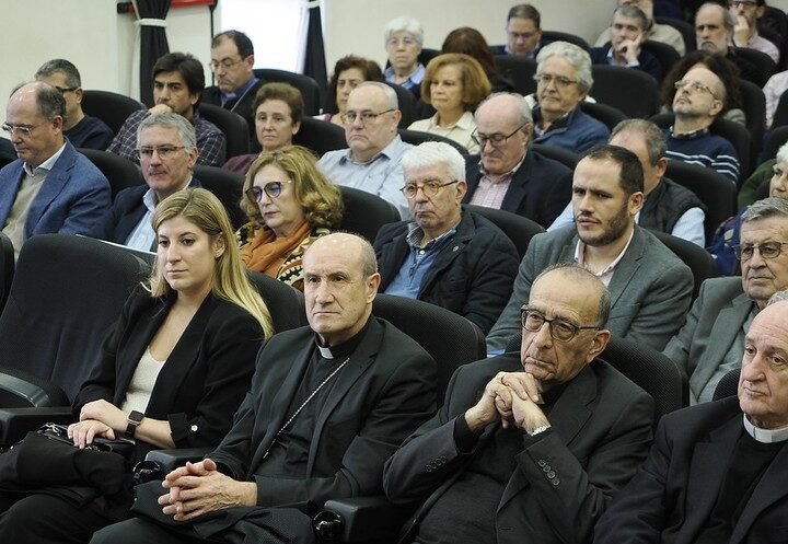 La Iglesia asume el reto de fomentar el diálogo público y la participación del laicado contra la polarización de la vida pública