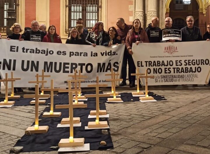 Trabajadores cristianos de Sevilla recuerdan a los 18 trabajadores muertos y piden acabar con la siniestralidad laboral