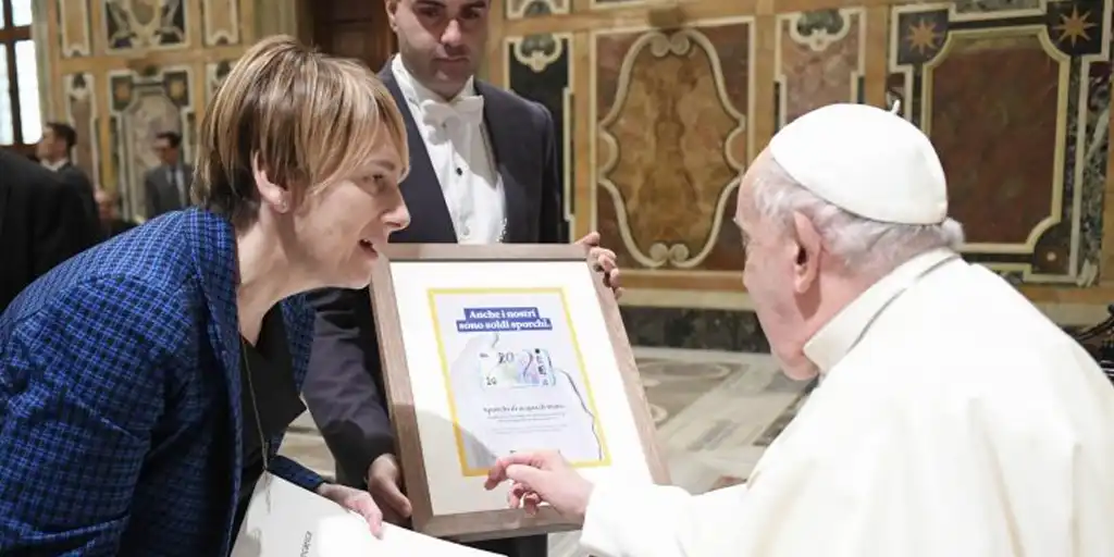 Para el papa Francisco, las finanzas no pueden estar al servicio de la usura o la guerra