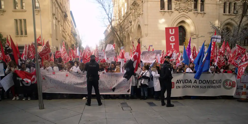Trabajadoras de la Atención a Domicilio en huelga piden a las Administraciones que apliquen el convenio
