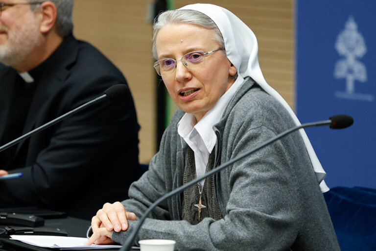 El Papa nombra por primera vez a una mujer como prefecta del Vaticano, sor Simona Brambilla