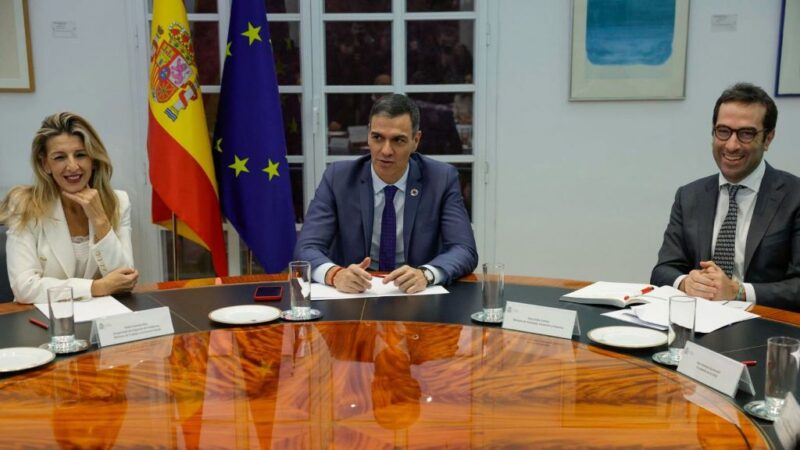 El Gobierno cierra filas y acuerda tramita la reducción de la jornada laboral vía urgente sin modificar el texto