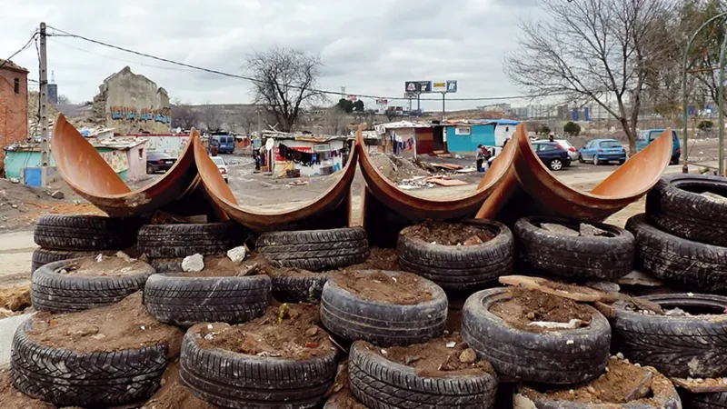 La lucha contra la oscuridad en La Cañada Real