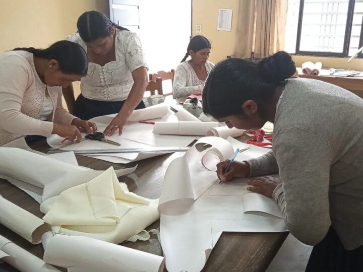 Mujeres de Uspha-Uspha se enfrentan a la discriminación a través de la formación laboral y la participación