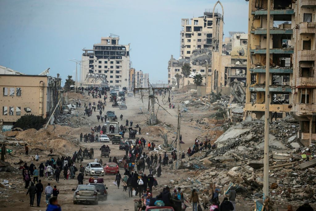 Trump quiere que EEUU “se haga cargo” de Gaza y desplace a sus habitantes, pero ¿esto es legal?