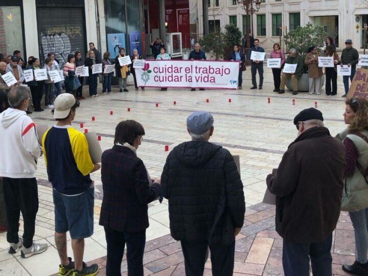 El Círculo de silencio de Huelva pide justicia para las trabajadoras del hogar migrantes: “Todos los derechos, todos los días”