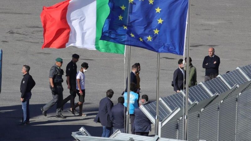 La UE abre la puerta a centros de deportación en terceros países en una reforma migratoria más restrictiva