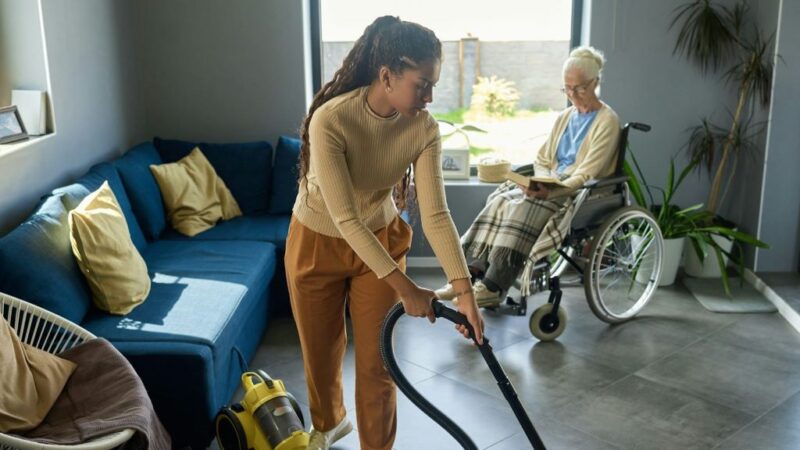 Más de 158.000 trabajadoras del hogar se acercan a la jubilación sin garantías de una pensión digna