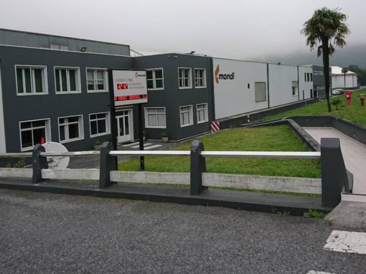 Trabajadores cristianos de Enkarterri (Bilbao) exigen la readmisión de Idoia
