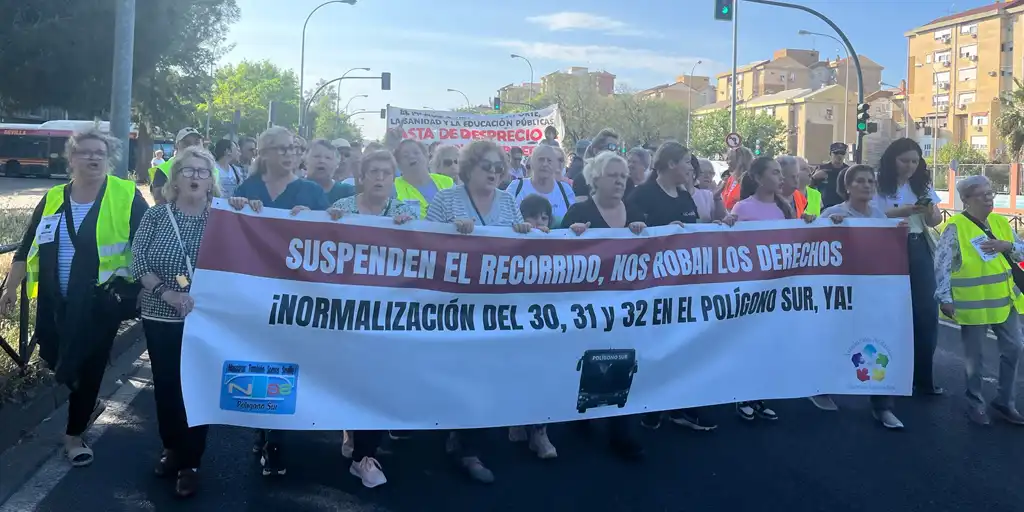 El Polígono Sur de Sevilla se pone en marcha para exigir la restitución de las líneas de autobuses suspendidas