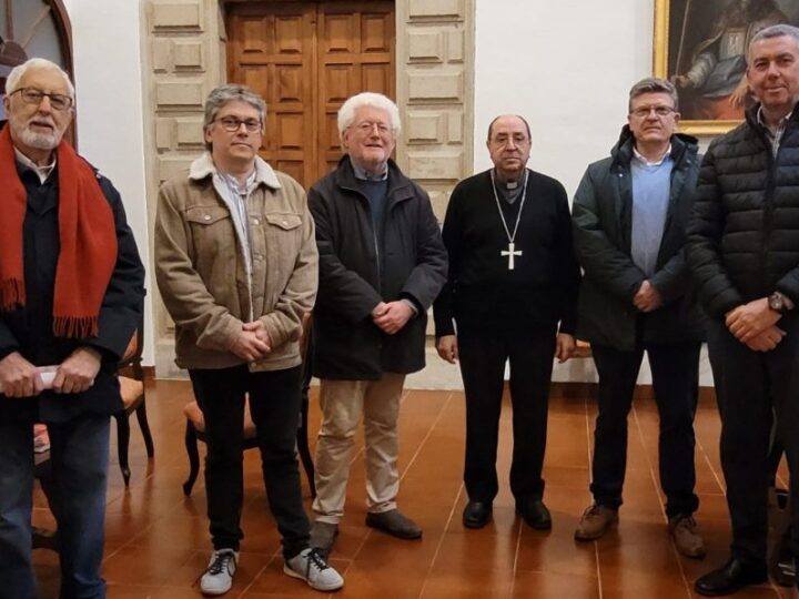 El obispo de Ávila se reúne con sindicatos para reforzar el compromiso común por la dignidad del trabajo
