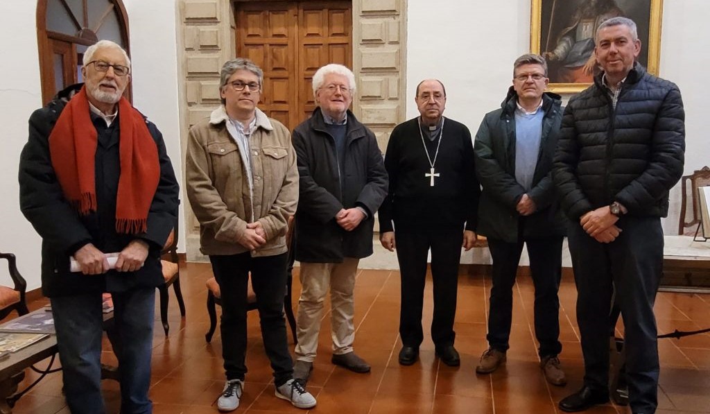 El obispo de Ávila se reúne con sindicatos para reforzar el compromiso común por la dignidad del trabajo