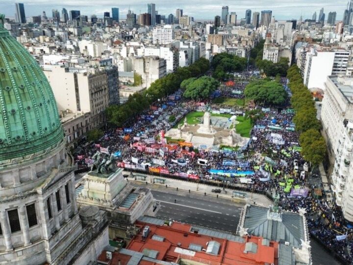 Tercer paro general de 24h contra las políticas de Milei: “por los derechos y el futuro” en Argentina