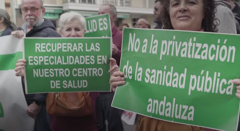 Sindicatos y la marea blanca se manifiestan para defender la sanidad pública de Andalucía