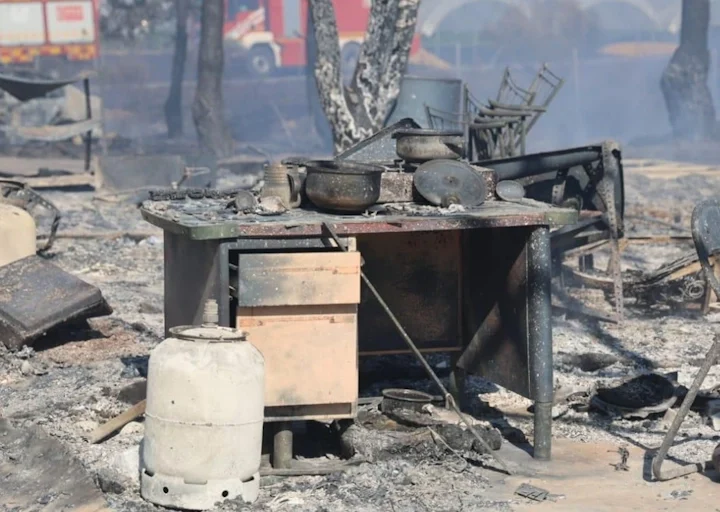 Huelva vive un nuevo caso de abandono de trabajadoras temporeras y otro incendio en asentamientos