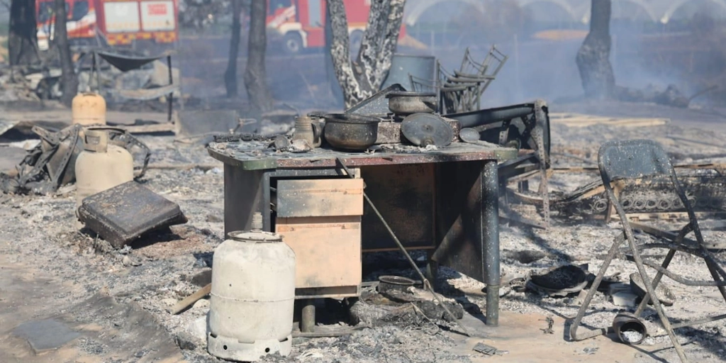 Huelva vive un nuevo caso de abandono de trabajadoras temporeras y otro incendio en asentamientos