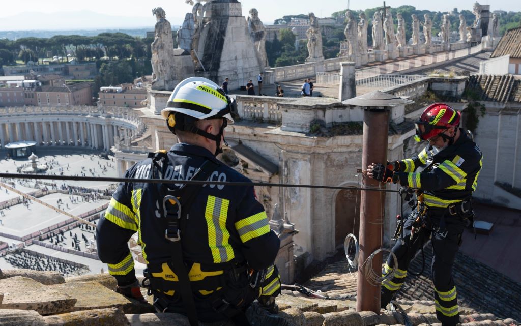 Un cónclave apasionante: la Iglesia en espera