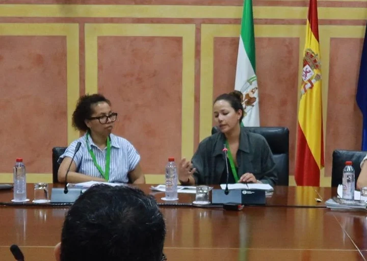 Piden al Parlamento andaluz que proteja los derechos de las personas trabajadoras migrantes del campo