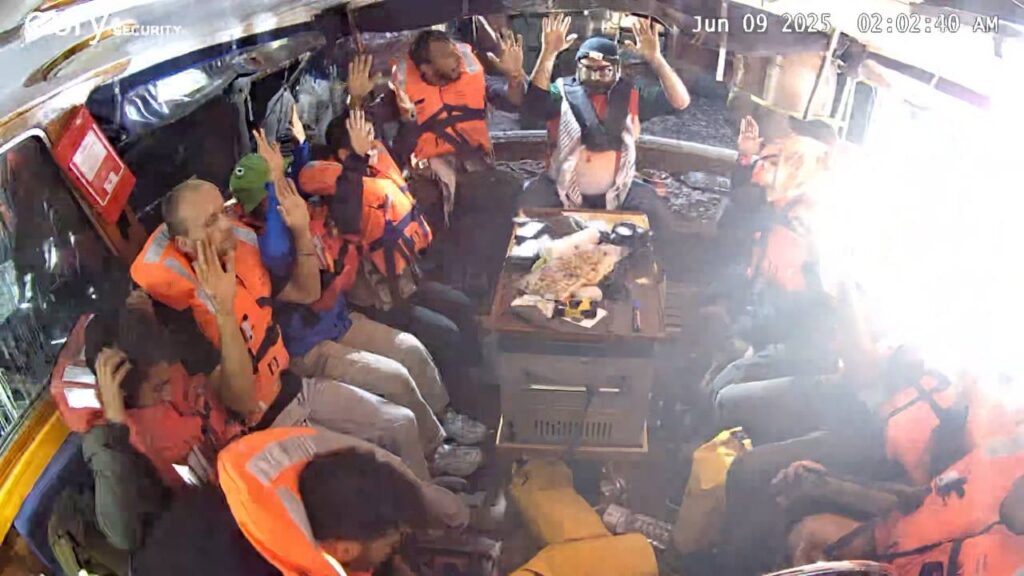 Condenan la captura de una de las embarcaciones de la Flotilla de la Libertad