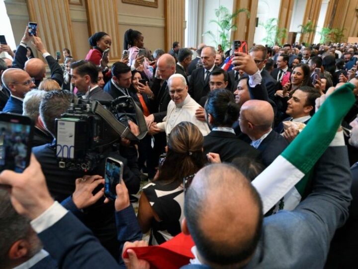 León XIV pide a recuperar “el alma de la política” para combatir la desigualdad, proteger la libertad y afrontar el reto de la inteligencia artificial