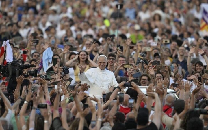 León XIV denuncia el feminicidio y llama a los movimientos a ser “lugares de espiritualidad y fraternidad”
