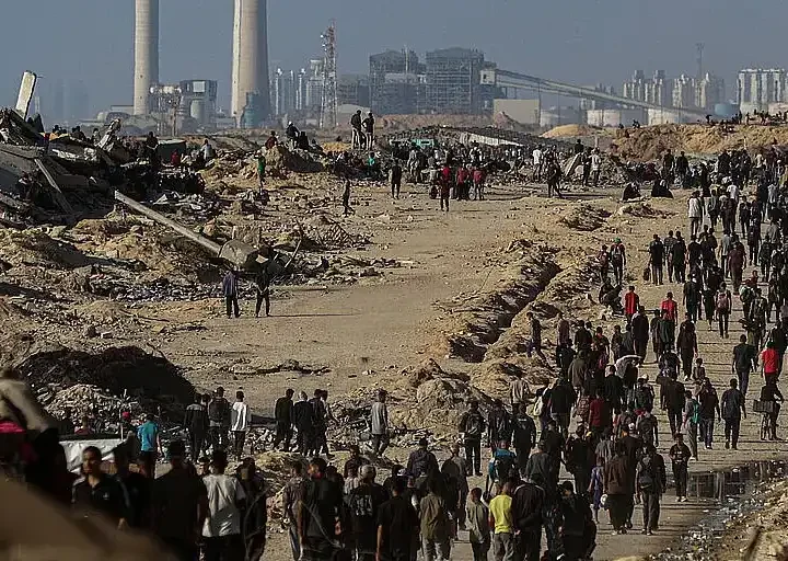 Más de un centenar de ONG denuncian las muertes en “las colas del hambre” de Gaza y piden el fin del control militar de la ayuda