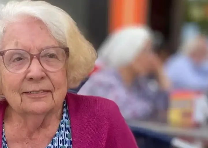 Vicenta Navarro, una activista de 84 años que sueña con el ideal cristiano