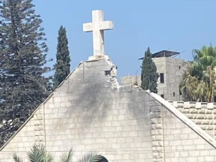 El Vaticano duda de la versión israelí sobre el ataque a la iglesia de Gaza